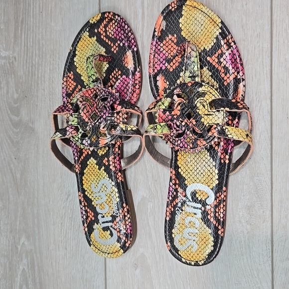 Circus By Sam Edelman "LIKE New"Canyon Colorful Women's Sandals Flats Shoes 9M - Picture 2 of 10